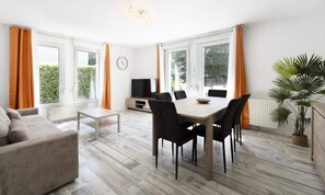 Living area - House in Woippy With Garden & Terrace (Woippy)