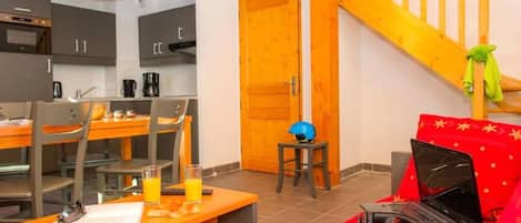 Apartment | Dining