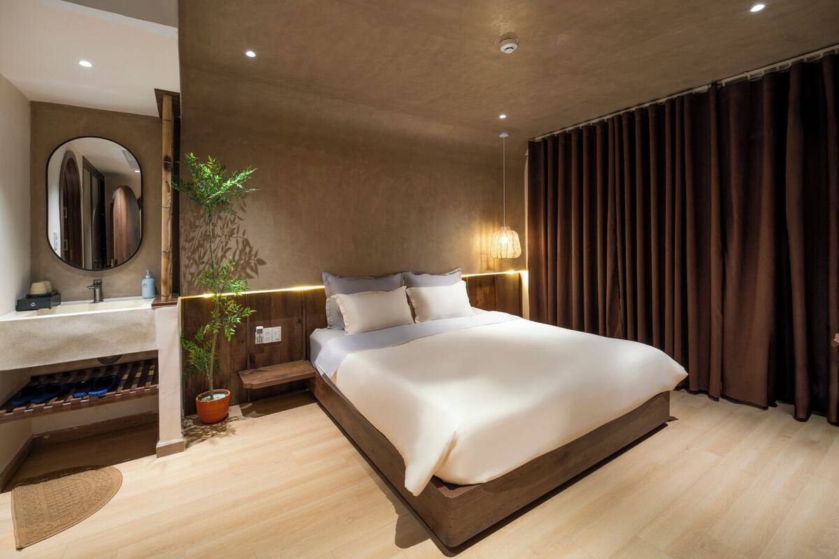 Family Apartment, City View | Desk, free WiFi