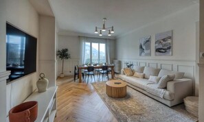 Living area - Apartments for 4 People (Grenoble)