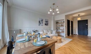 Dining - Apartments for 4 People (Grenoble)