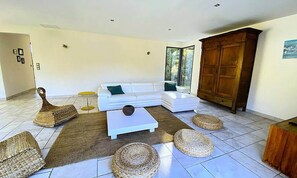 Living area - Villa in Armissan With Private Pool (Armissan)