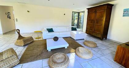 Villa in Armissan With Private Pool