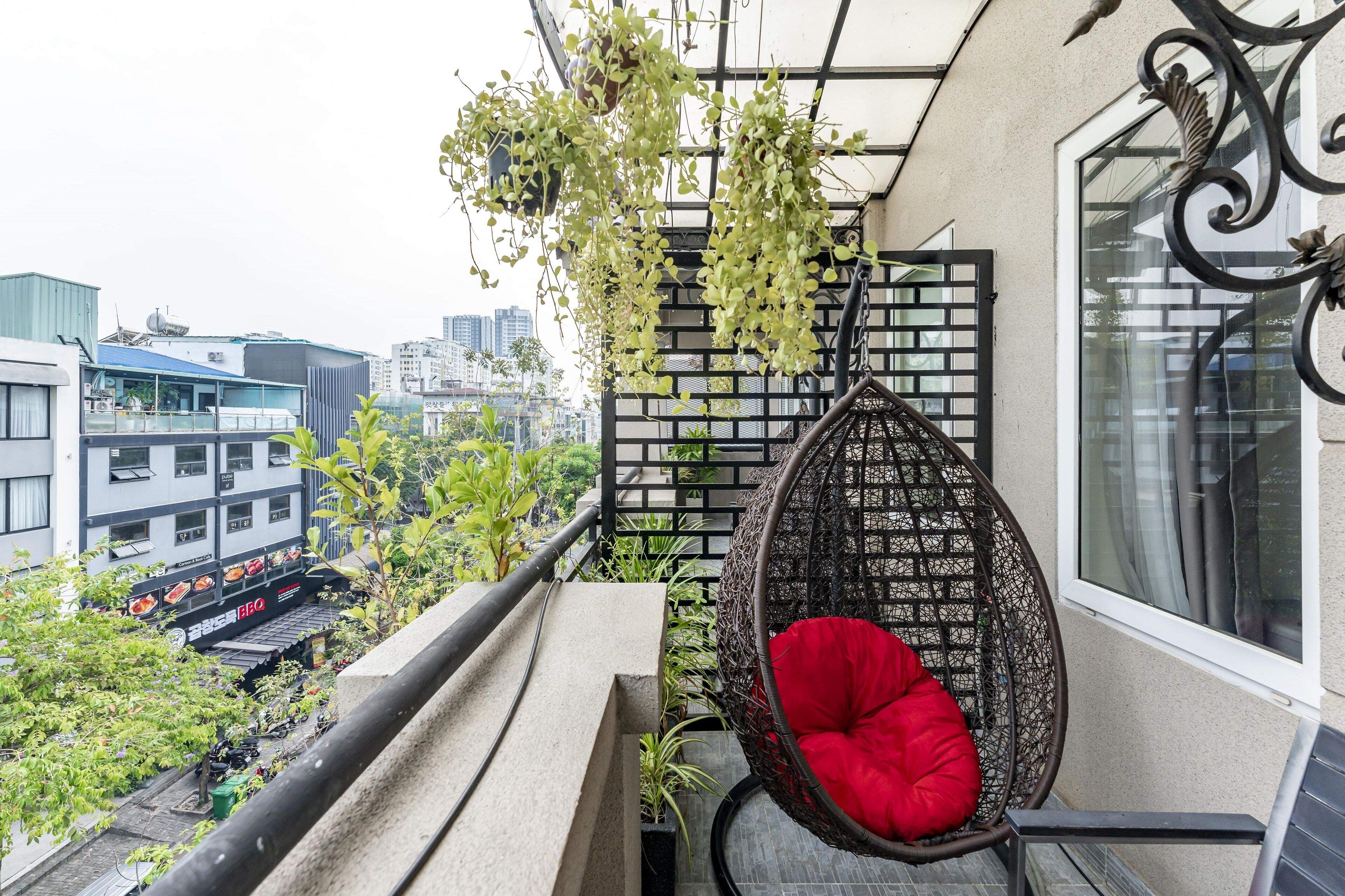 Suite, 1 cama de matrimonio con sofá cama, vistas a la ciudad | Wifi gratis y accesible en silla de ruedas