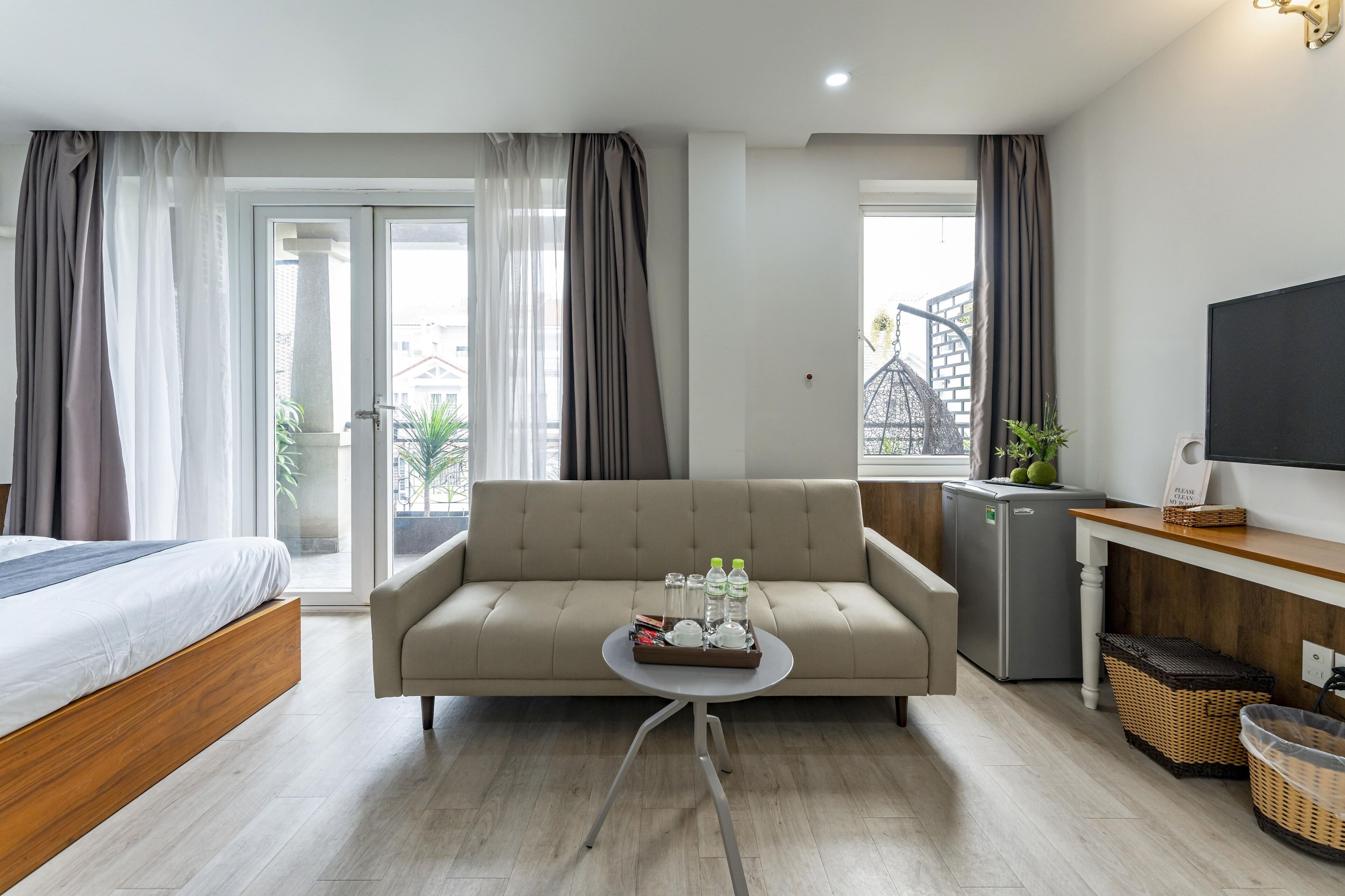 Suite, 1 cama de matrimonio con sofá cama, vistas a la ciudad | Wifi gratis y accesible en silla de ruedas