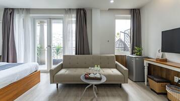 Suite, 1 Queen Bed with Sofa bed, City View | Free WiFi, wheelchair access