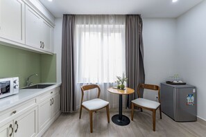 สตูดิโอ, เตียงควีนไซส์ 1 เตียง, ห้องครัว | มินิบาร์ฟรี, Wi-Fi ฟรี, ทางสำหรับรถเข็น