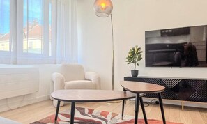 Living area - Apartments for 4 People (Grenoble)