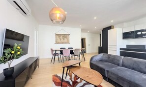 Living area - Apartments for 4 People (Grenoble)