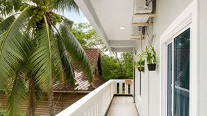 Standard Twin Room | Balcony view - AHHA Residence Kampot (Kampot)