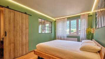 1 slaapkamer, een strijkplank/strijkijzer, gratis wifi, beddengoed