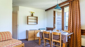Unclassified image, 4 of 5, button - 2-room Apartment in the Heart of Les Orres 1650 (Les Orres)