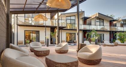 The Bungalows-Flamingo