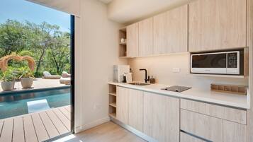 Laptop workspace, free WiFi, bed sheets