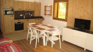 Unclassified image, 2 of 3, button - 3 Rooms for 6 People (Le Grand-Bornand)