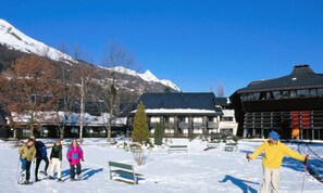 Snow and ski sports - Holiday Home in Luz Near Ski Resort (Luz-Saint-Sauveur)