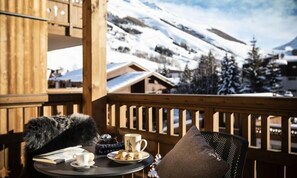 Outdoor dining - Apartment in Mont de Lans With Ski Access (Les Deux Alpes)
