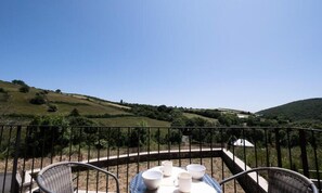 Outdoor dining - Gite de France for 4 People (Les Salces)