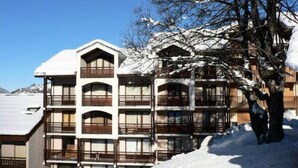 Exterior - Functional and Bright Apartment Close to the Slopes Balcony (Les Belleville)