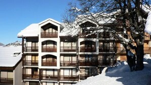 Exterior - Functional and Bright Apartment Close to the Slopes Balcony (Les Belleville)