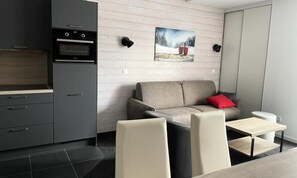 Living area - Studio for 6 People (Eaux-Bonnes)