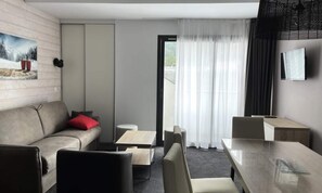 Living area - Studio for 6 People (Eaux-Bonnes)