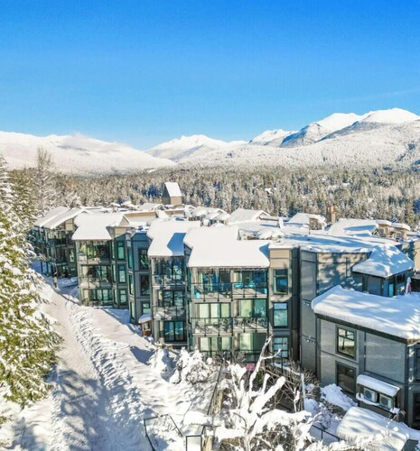 Spacious 2Bdrm, New XL Patio + Pool, Hot Tub, Stunning View