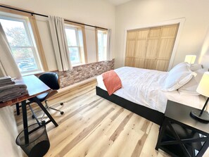 1 dormitorio, escritorio, tabla de planchar con plancha y wifi gratis