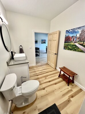 Ducha, secador de pelo y toallas