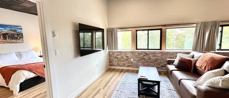 1 soverom, skrivebord, strykejern/-brett og wi-fi (inkludert)