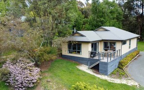 Exterior - Cooinda - Your "Happy Place" at the base of Mt Buller (Merrijig)