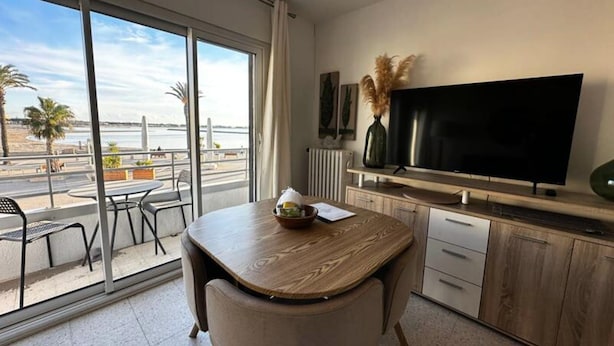 Unclassified image, 1 of 3, button - Apartment in Grau du Roi With Sea View (Le Grau-Du-Roi)