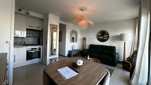 Unclassified image, 3 of 3, button - Apartment in Grau du Roi With Sea View (Le Grau-Du-Roi)