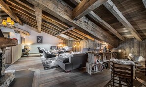 Fireplace - Magnificent Chalet Located in the Heart of Courchevel Le Praz (Courchevel)