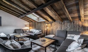 Fireplace - Magnificent Chalet Located in the Heart of Courchevel Le Praz (Courchevel)