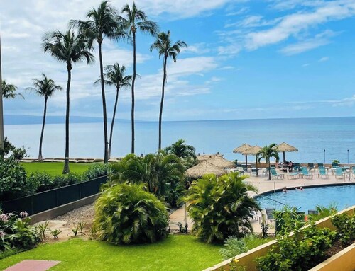 Royal Kahana Resort Unit 218 - Oceanview Studio near Beach, Pool. A/C