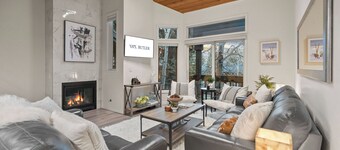 Ski In/Ski Out Beaver Creek Townhome - pool, hot tub, fireplace