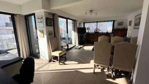 Interior - Beautiful 3-room Apartment Near Bonnegrace Beach (Six-Fours-les-Plages)