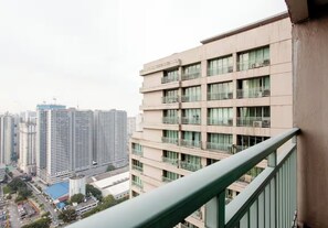 Property grounds - Comfortable pad w/ best view, vicinity of Shangrila Mall and Hotel, ADB, SM Mall (Mandaluyong City)