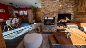 Living area - Apartment in Les Allues Near Gondola Lift (Les Allues)