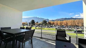 Outdoor dining - Apartments for 8 People (Aix-les-Bains)