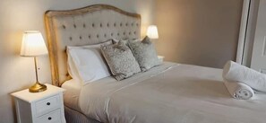 4 bedrooms, iron/ironing board, WiFi, bed sheets - Iris Acres Modern Farmhouse Portland (Lithgow)