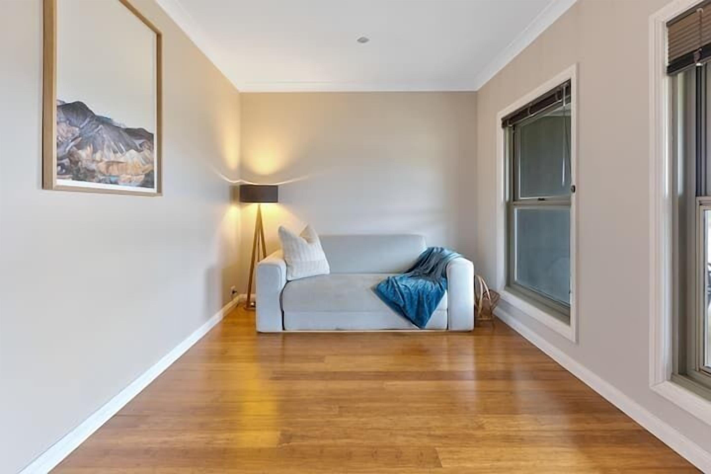 テレビ、暖炉、卓球台