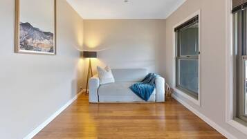 TV, peis og bordtennis