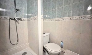Apartment | Bathroom - Apartment in Provence Near Thermal Baths (Gréoux-les-Bains)
