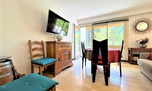 Apartment | Living area - Apartment in Provence Near Thermal Baths (Gréoux-les-Bains)