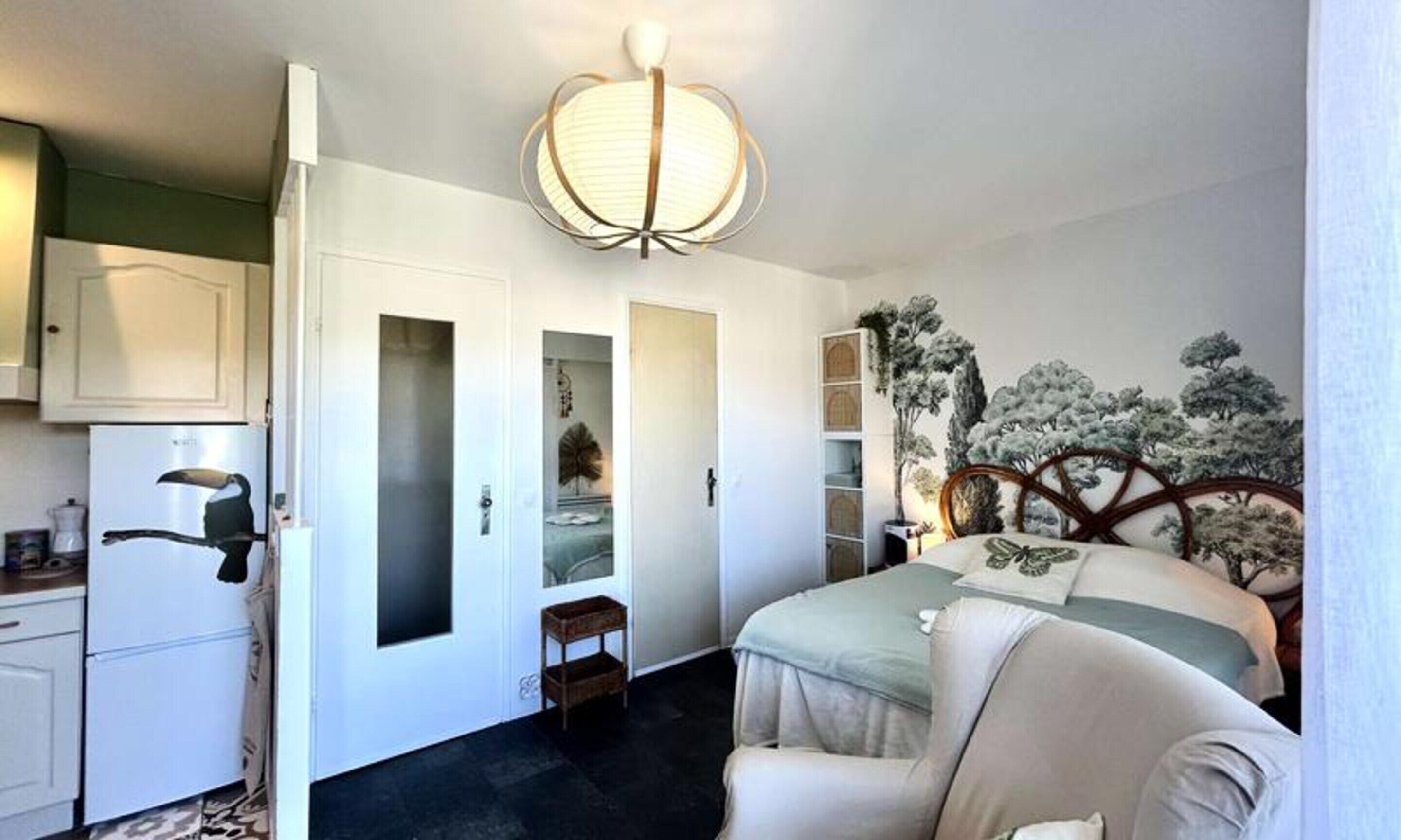 Individually furnished, iron/ironing board