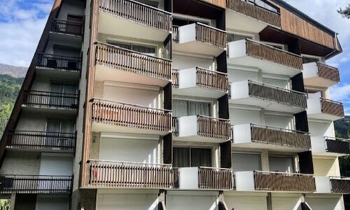 Apartment in Villeneuve Near Ski Lifts