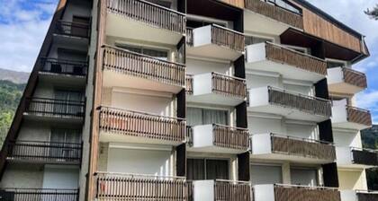 Apartment in Villeneuve Near Ski Lifts