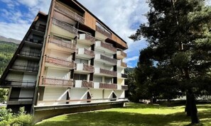 Exterior - Apartment in Villeneuve Near Ski Lifts (La Salle-les-Alpes)